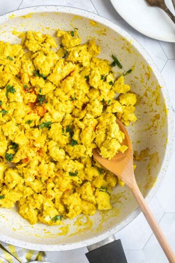 Vegan Tofu Scramble Recipe (Egg-Like Texture)